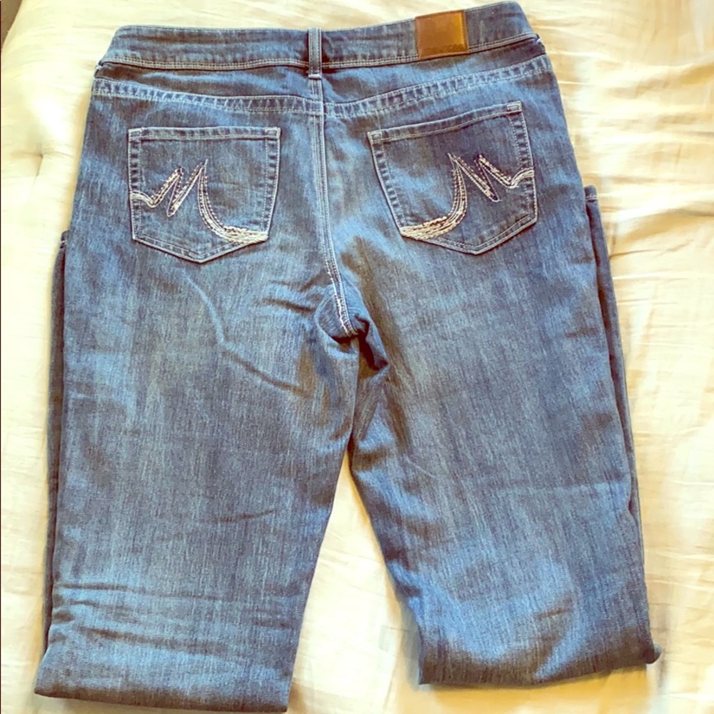 Maurices jeans